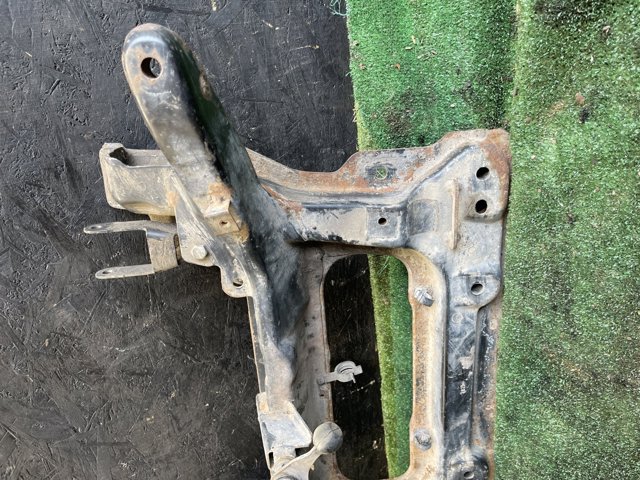 Балка передней подвески 3502W9 PEUGEOT