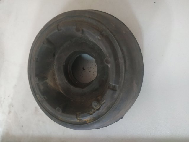 Подушка амортизатора переднего 357412331A VAG