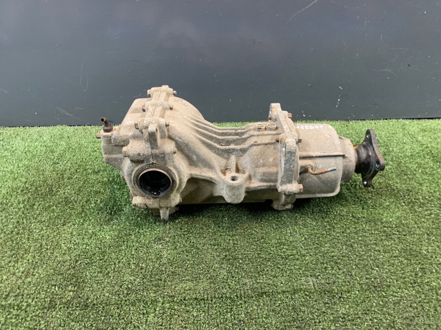 売り切れ 383008H500 Nissan/Infiniti Редуктор задний