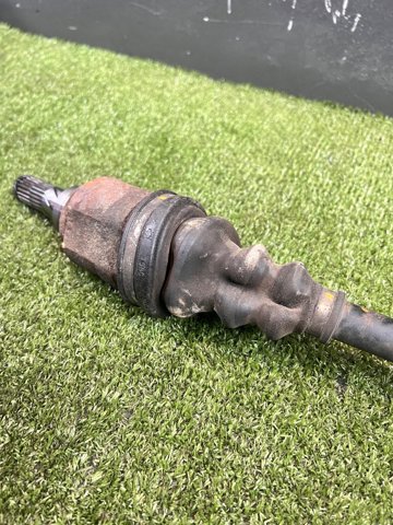 Приводной вал задний 39600CA000 NISSAN