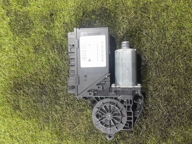 VAG 3D0959795E Мотор стеклоподъемника двери задней левой в наличии Полтава