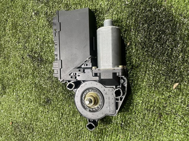 VAG 3D1959793 Мотор стеклоподъемника двери передней левой в наличии Ужгород