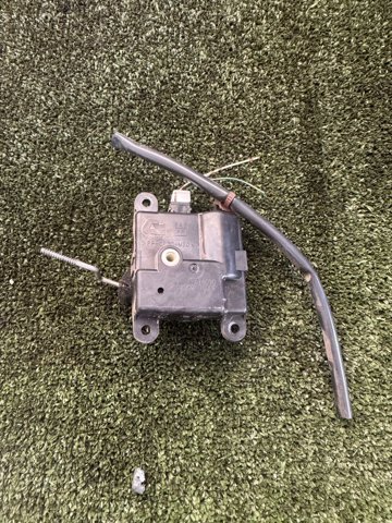 3J01030840 NISSAN купить в Ужгород
