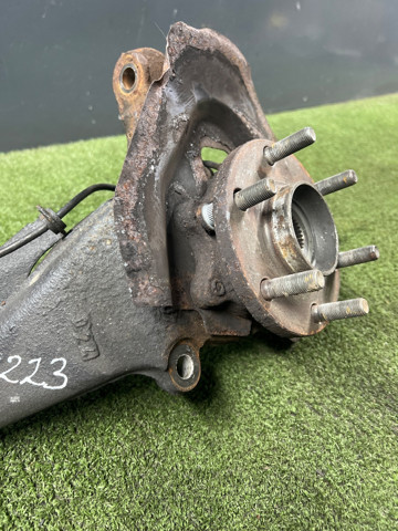 400145X00C NISSAN Цапфа передняя правая купить в Житомир