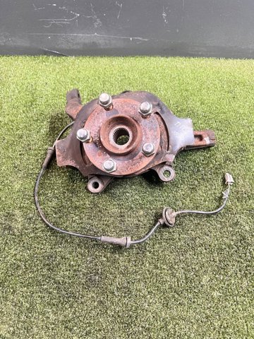 Кулак поворотный передний правый 40014CN000 NISSAN