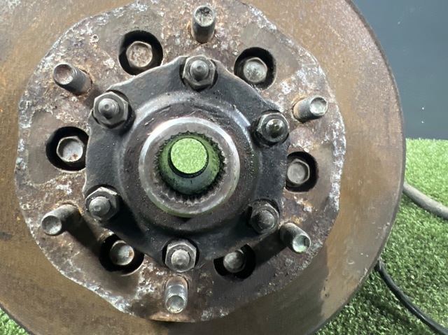 40014VK355 NISSAN Цапфа передняя правая купить в Черновцы