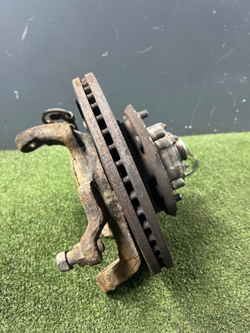 40014VK355 NISSAN Цапфа передняя правая купить в Николаев
