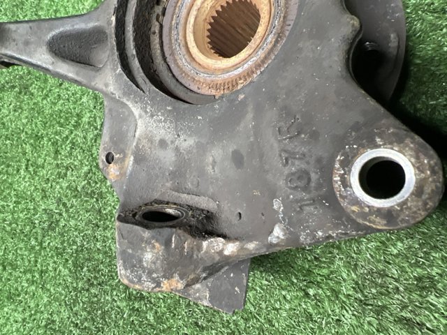 400150083R RENAULT Цапфа передняя левая купить в Черкассы