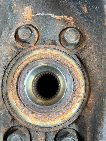 NISSAN 400155X00C Цапфа передняя левая в наличии Черкассы