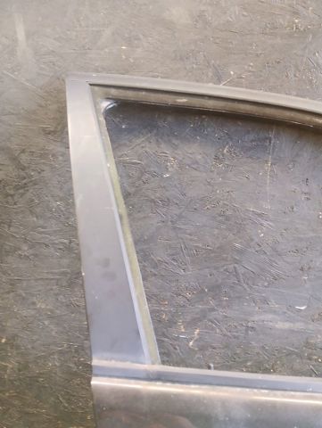 Пассажирская передняя дверь 41518216818 BMW