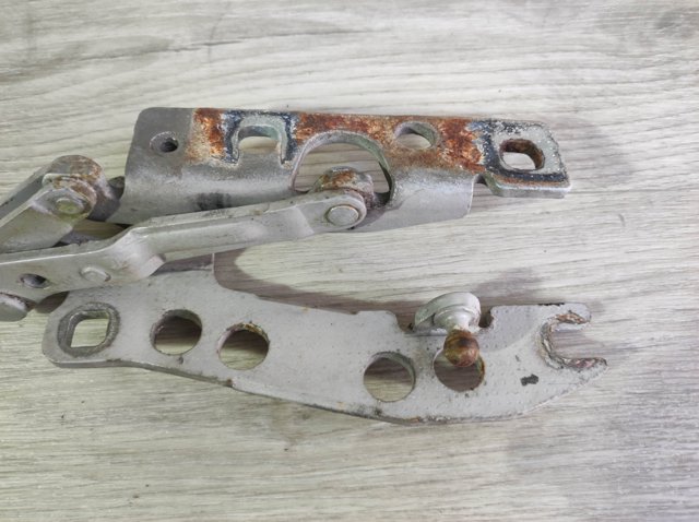 41618203276 BMW Петля капота правая купить в Киев
