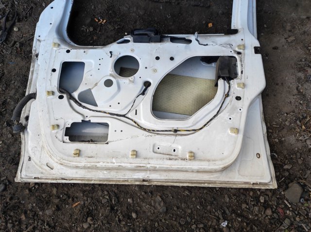 FORD 4393548 Дверь передняя правая в наличии Ровно