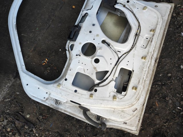 FORD 4393548 Дверь передняя правая в наличии Ирпень