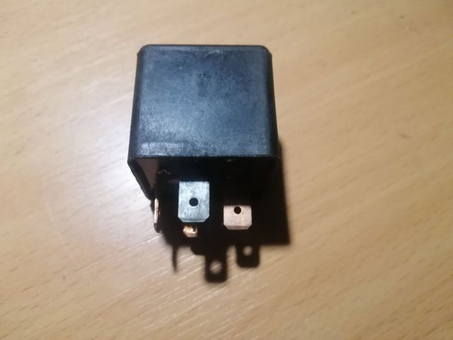 VAG 443951253A в наличии Киев
