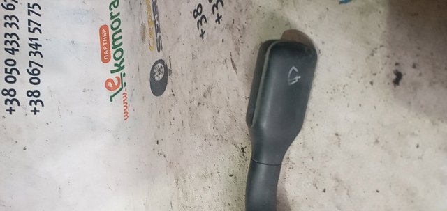 Правый подрулевой переключатель  4A0953503 VAG
