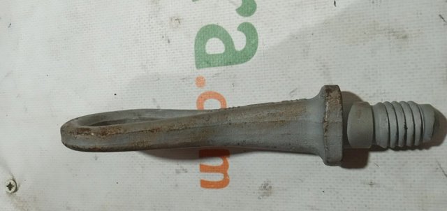 Крюк буксирный передний 4B0805616A VAG