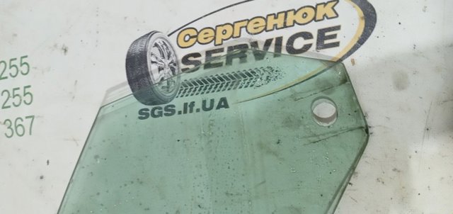 Стекло передней двери, правой 4B0845202 VAG