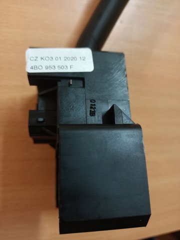 4B0953503F Переключатель подрулевой правый купить Днепр