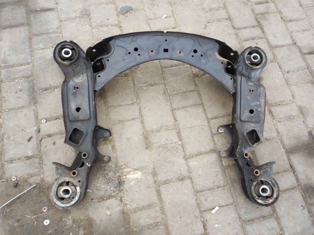 VAG 4F0399313AE Балка крепления коробки передач в наличии Украина
