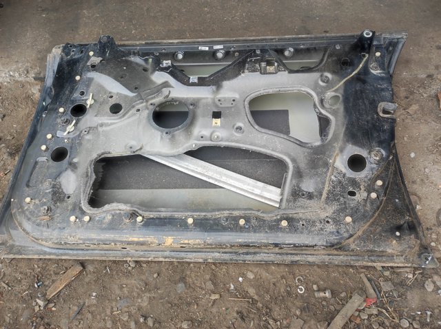 Пассажирская передняя дверь 4F0831052D VAG