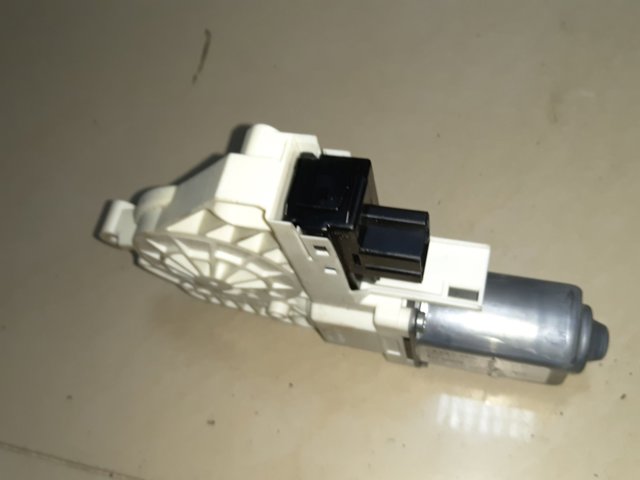 VAG 4F0959801C Мотор стеклоподъемника двери задней левой в наличии Черновцы