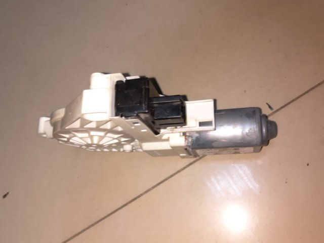 Привод электростеклоподъемника передний 4F0959801D VAG