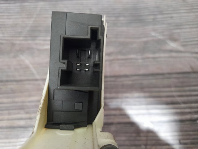 Моторчик стеклоподъемника двери задней, правой 4F0959802A VAG