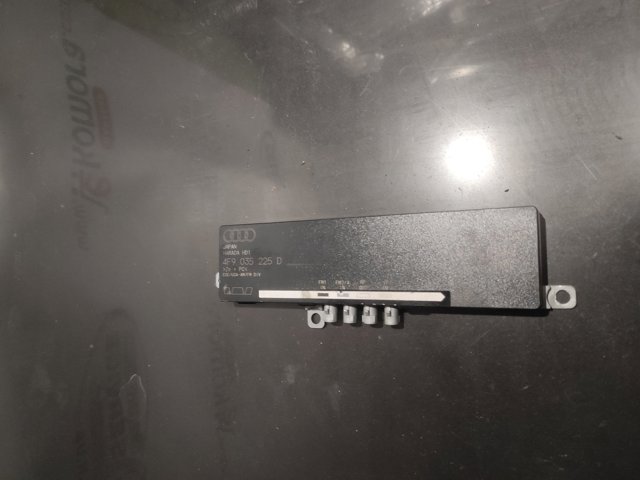 4F9035225D Усилитель сигнала антенны купить Одесса