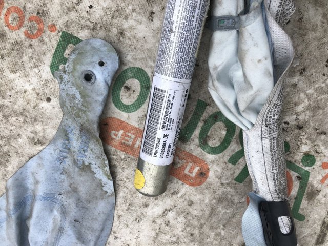 Шторка боковая правая 4F9880742A VAG