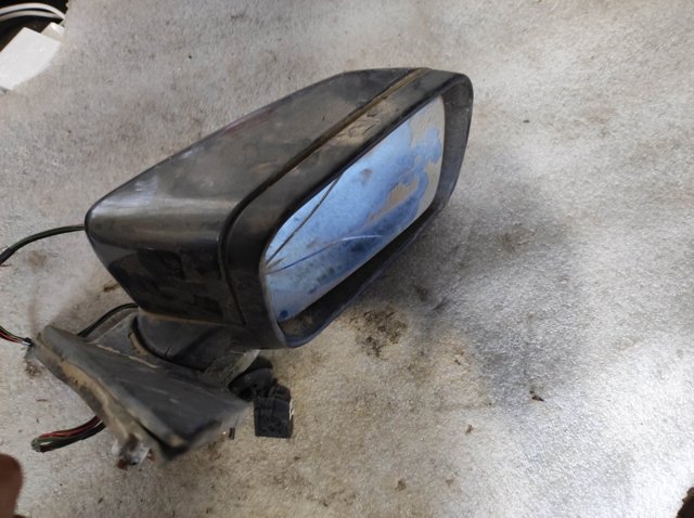 Боковое зеркало заднего вида правое 51168203742 BMW