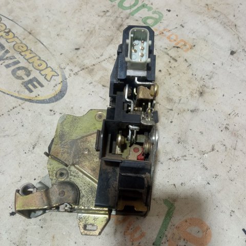 Замок передней пассажирской двери 51218235104 BMW