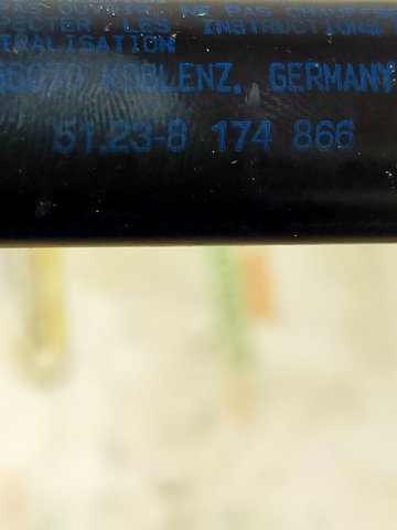 Амортизатор капота газовый 51238174866 BMW