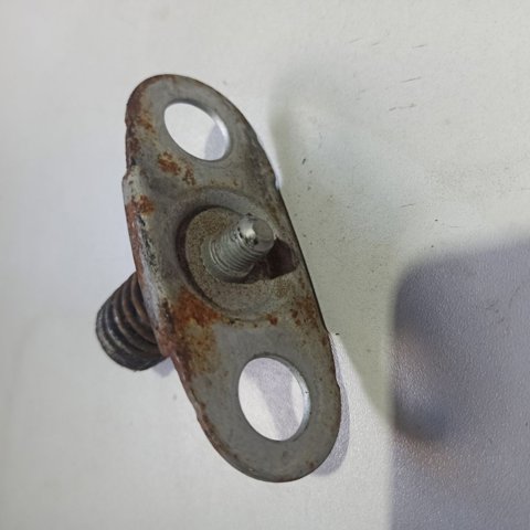 Замок капота 51238229807 BMW