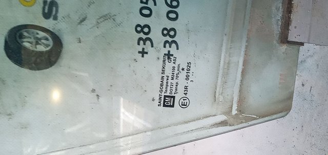 Стекло передней правой двери 5161264 OPEL