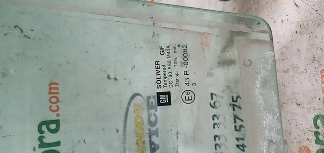 Стекло задней двери, левой 5161579 OPEL