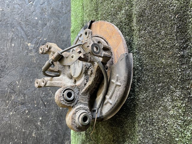 Кулак поворотный правый 527201D010 HYUNDAI