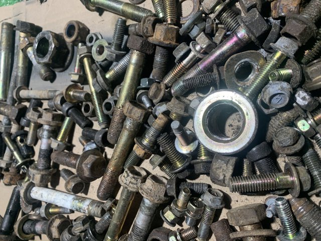 543684M400 NISSAN купить в Кривой Рог