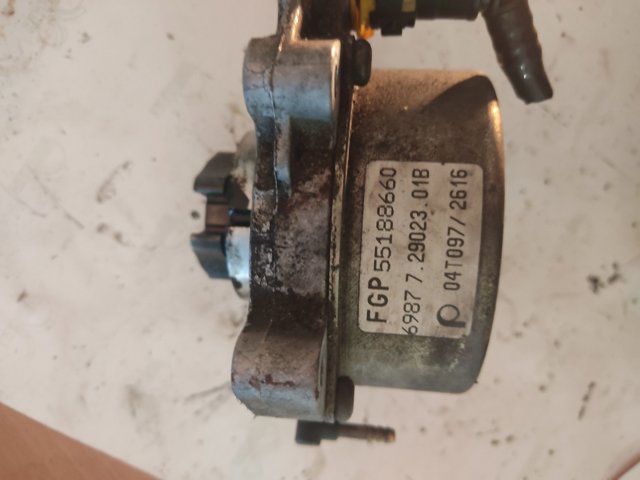 Вакуумный насос 55188660 FIAT