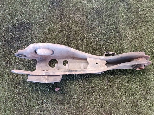 Рычаг задней подвески нижний, правый 551A0CC000 NISSAN