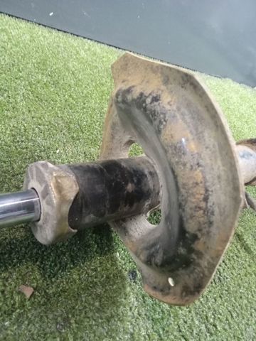 Стойка задняя правая 553028H326 NISSAN