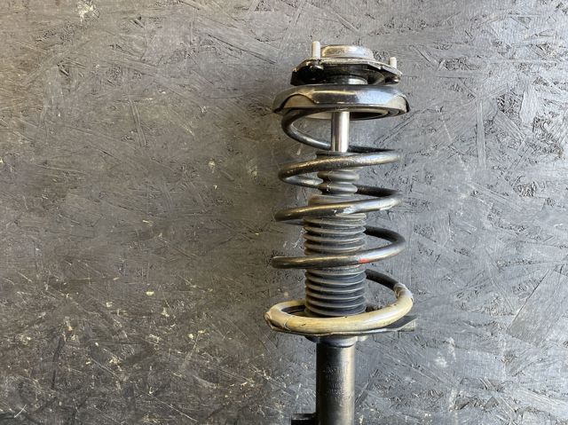 553028H326 NISSAN Амортизатор задний правый купить в Днепр