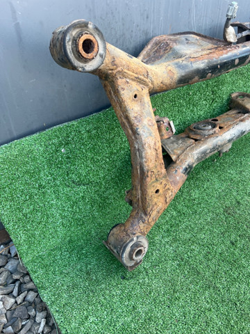Крабобалка задней подвески 554008H300 NISSAN