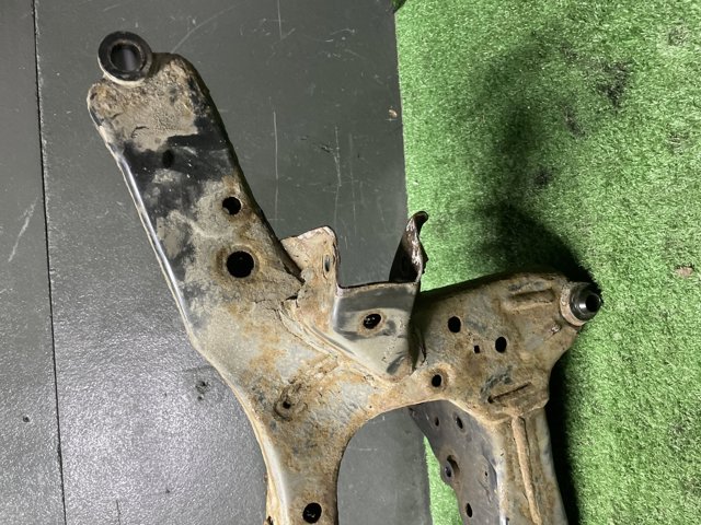Балка задней подвески поперечная 55400JG200 NISSAN