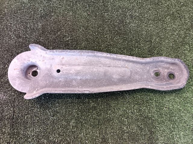 Кронштейн задней балки 55451CA000 NISSAN
