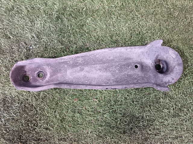 Кронштейн задней балки 55452CA000 NISSAN