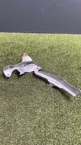 Левая петля капота 57260SC0109P SUBARU
