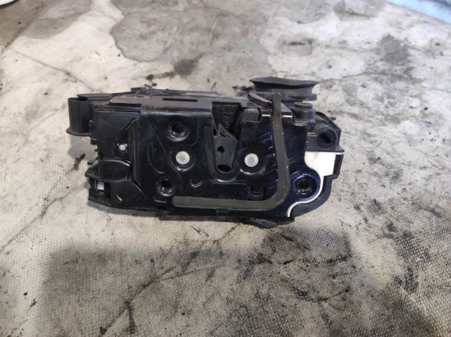 Замок задней двери, правой Фольксваген Гольф VI