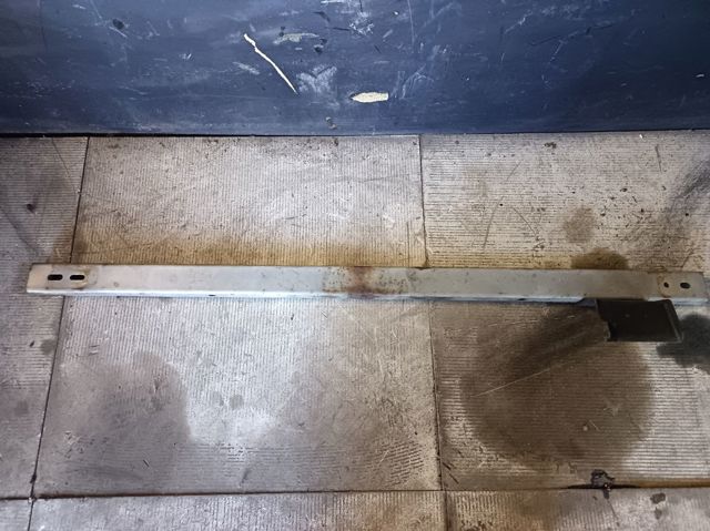 Цена на запчасть Усилитель переднего бампера X-Trail  внедорожник