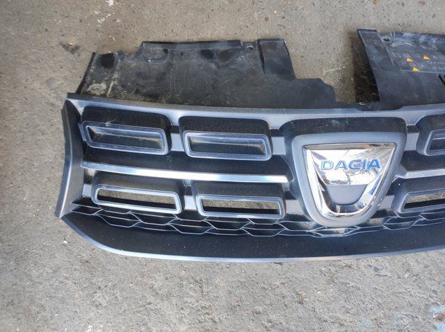 623107554R RENAULT Решетка радиатора купить в Павлоград