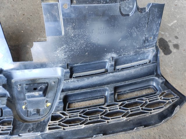 623107554R RENAULT Решетка радиатора купить в Чернигов